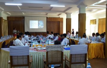 အလုပ်ရုံဆွေးနွေးပွဲ ကျင်းပခြင်း