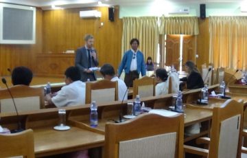 မွန်ပြည်နယ်လွှတ်တော်အလုပ်ရုံဆွေးနွေးပွဲကျင်းပခြင်း