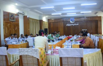 တိုင်းရင်းသားအိမ်ထောင်စုစာရင်းနှင့် နိုင်ငံသားစိစစ်ရေးကဒ်ပြားရရှိရေးအစည်းအဝေး ကျင်းပပြုလုပ်ခြင်း