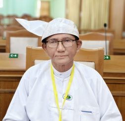 ဦးတင်ရီ